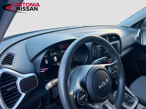 Used 2023 Kia Soul LX w/ Option Group 015 image 11