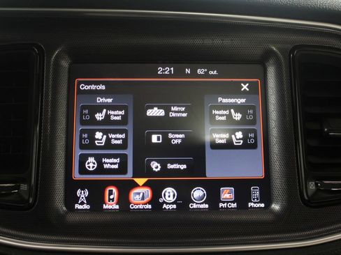 Used 2016 Dodge Challenger R/T Scat Pack w/ Leather Interior Group image 40