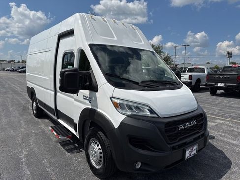 Used 2024 RAM ProMaster 3500 w/ Delivery Van Package image 16