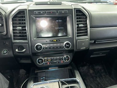 Used 2018 Ford Expedition Limited image 14