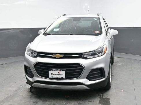 Used 2019 Chevrolet Trax LT w/ LT Convenience Package image 2