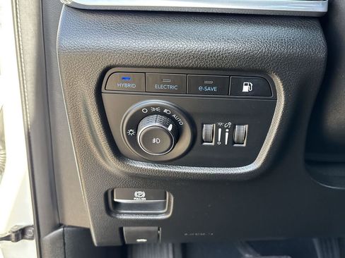 Used 2022 Jeep Grand Cherokee Summit w/ Advanced Protech Group IV image 18