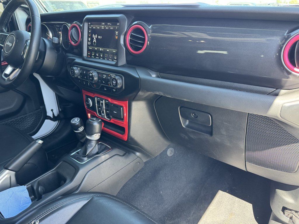 Used 2021 Jeep Wrangler Unlimited Sahara AWD/4WD image 9