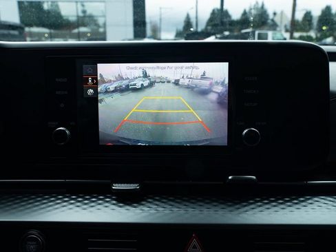 Used 2024 Kia Carnival LX FWD image 15