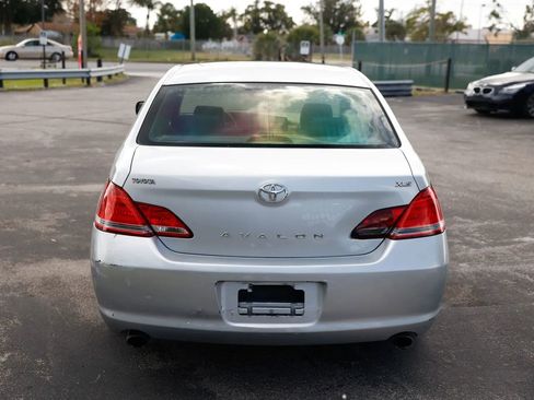 Used 2006 Toyota Avalon XLS image 5
