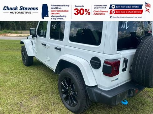 Used 2024 Jeep Wrangler Unlimited Sahara AWD/4WD image 3