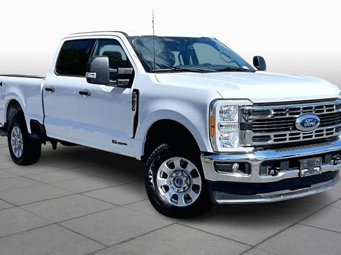 Used 2023 Ford F250 XLT image 3