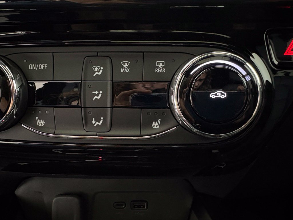 New 2026 Chevrolet Trax RS w/ Sunroof Package FWD image 11