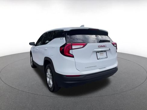 Used 2024 GMC Terrain SLE image 11
