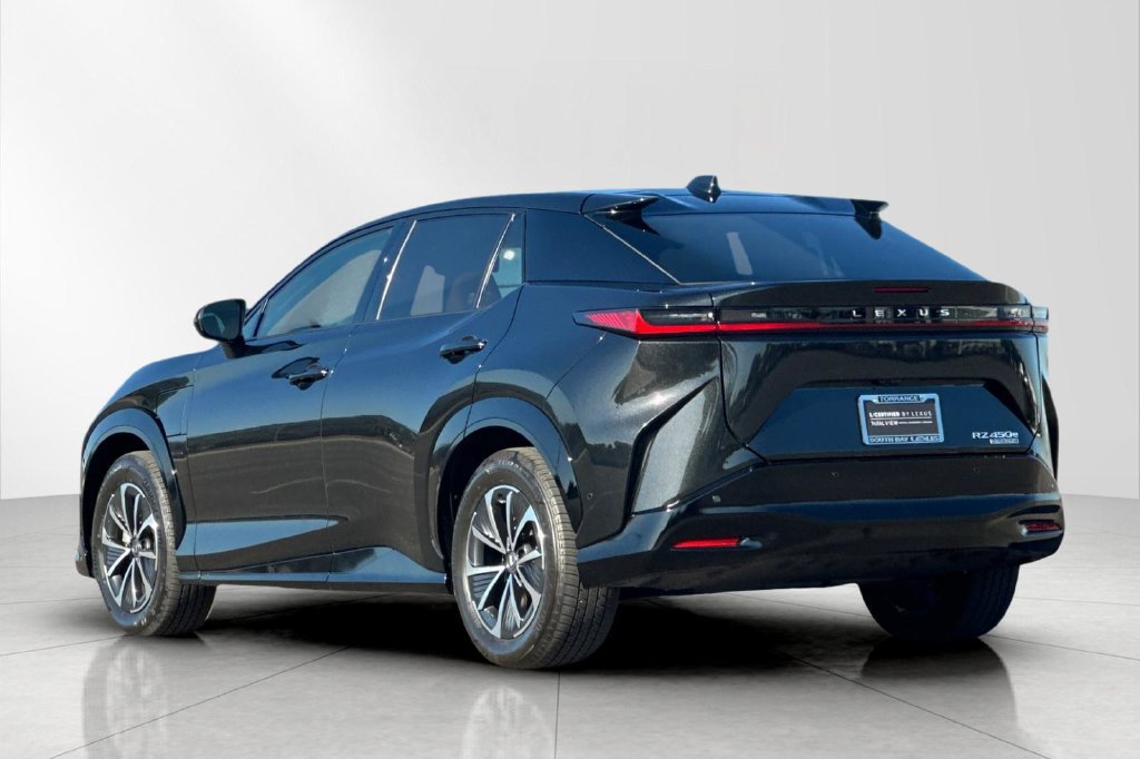 Certified 2023 Lexus RZ 450e Premium w/ Technology Package AWD/4WD image 4