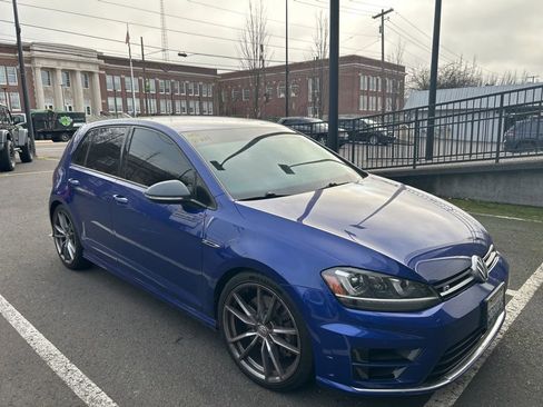 Used 2017 Volkswagen Golf R 4-Door image 4