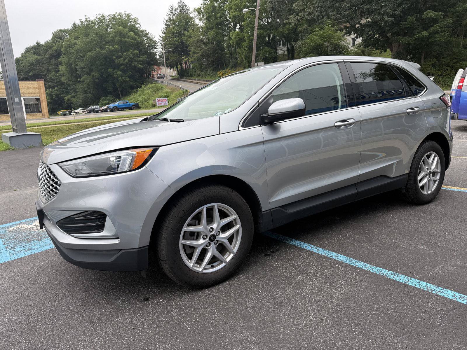 Used 2023 Ford Edge SEL AWD/4WD image 4