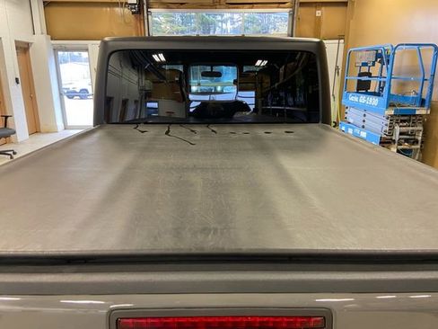 Certified 2022 Jeep Gladiator Sport image 19