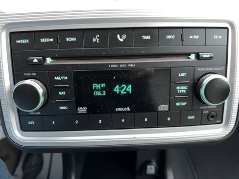 Used 2009 Dodge Journey SXT image 9