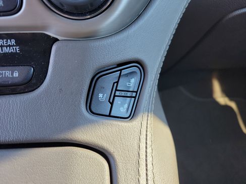 Used 2019 GMC Yukon XL Denali w/ Denali Ultimate Package image 21