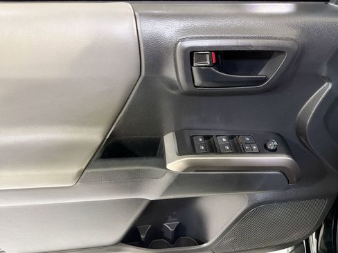 Used 2022 Toyota Tacoma SR5 image 12