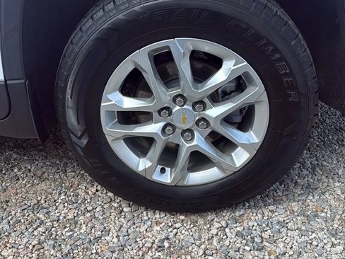 Used 2021 Chevrolet Traverse LS FWD image 37