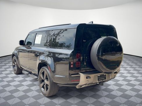 Used 2025 Land Rover Defender 130 X-Dynamic SE AWD/4WD image 3