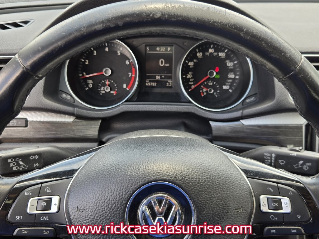 Used 2018 Volkswagen Passat 2.0T SE FWD image 31