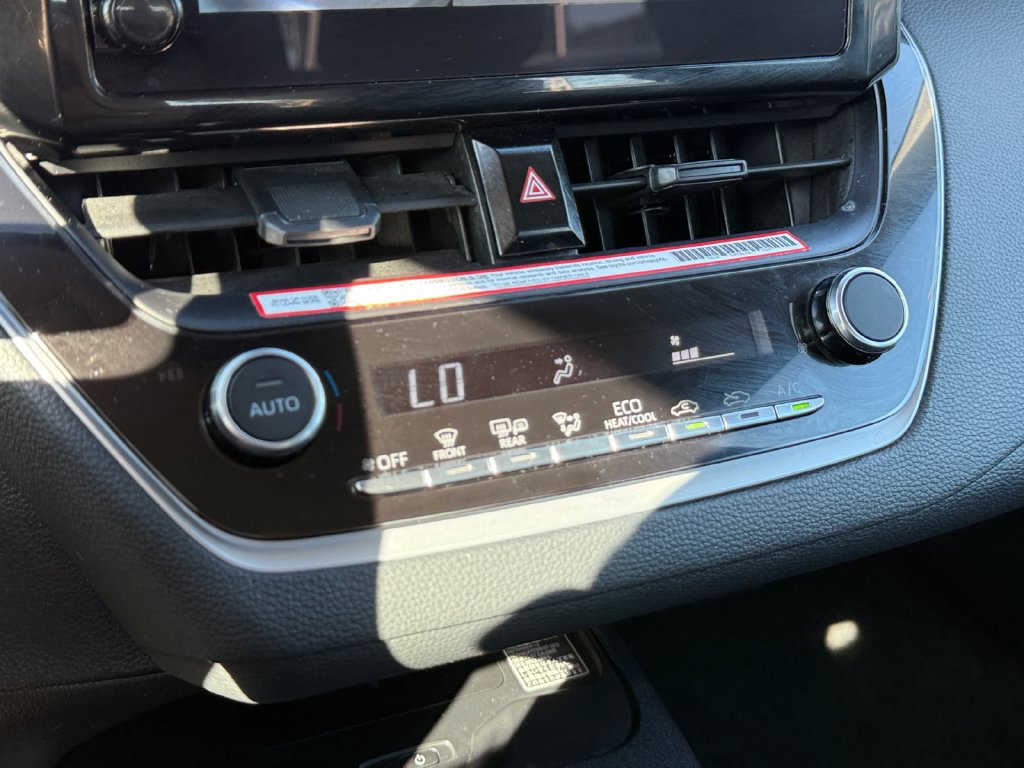 Used 2025 Toyota Corolla LE w/ LE Premium Package FWD image 35