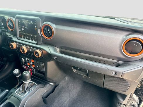 Used 2022 Jeep Gladiator Mojave w/ LED Lighting Group AWD/4WD image 32
