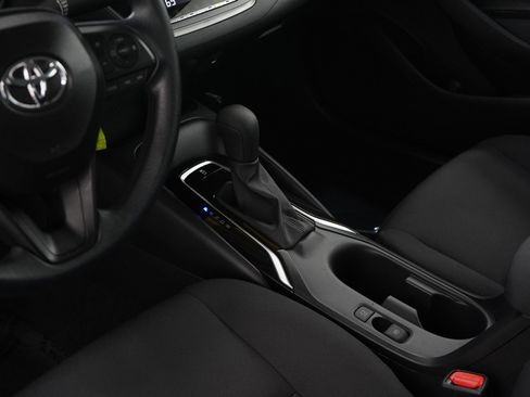 Used 2025 Toyota Corolla LE FWD image 22