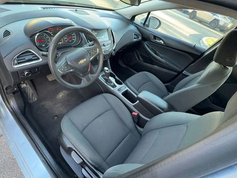 Used 2017 Chevrolet Cruze LT image 12