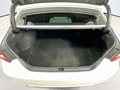Used 2019 Toyota Camry SE FWD image 27