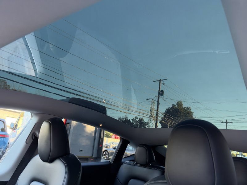 Used 2022 Tesla Model Y Long Range AWD/4WD image 19