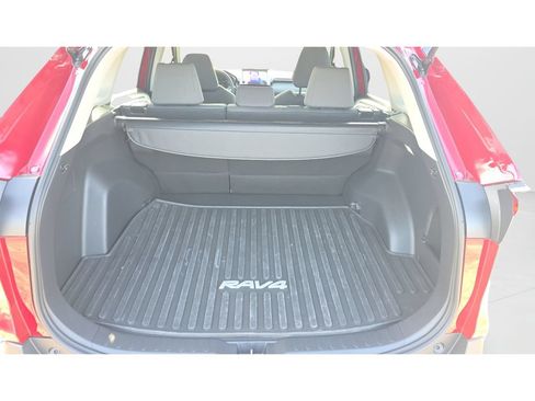 Used 2025 Toyota RAV4 XLE FWD image 9