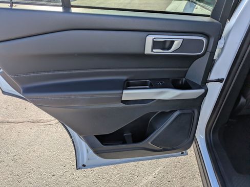 Used 2024 Ford Explorer XLT w/ Equipment Group 202A image 31