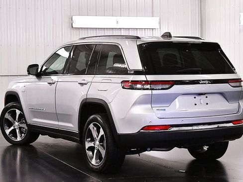 Used 2023 Jeep Grand Cherokee 4WD 4xe w/ Luxury Tech Group II image 5