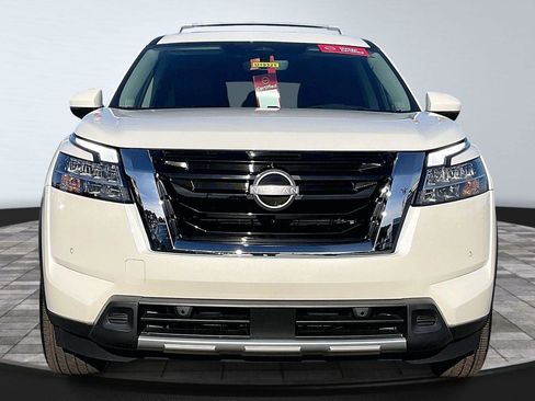 Certified 2024 Nissan Pathfinder Platinum w/ Cargo Package image 4