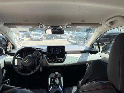 Used 2025 Toyota Corolla LE FWD image 20