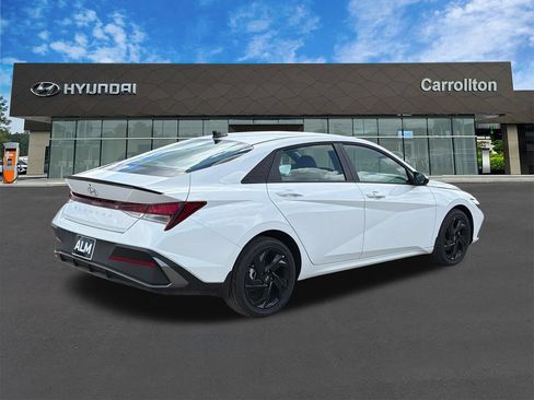 New 2026 Hyundai Elantra SEL Sport FWD image 6