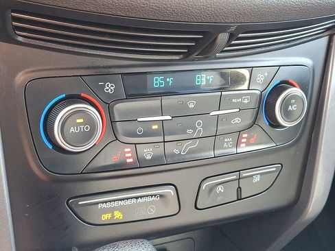 Used 2019 Ford Escape SE image 16