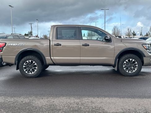 Used 2021 Nissan Titan PRO-4X w/ Pro-4x Convenience Package image 3