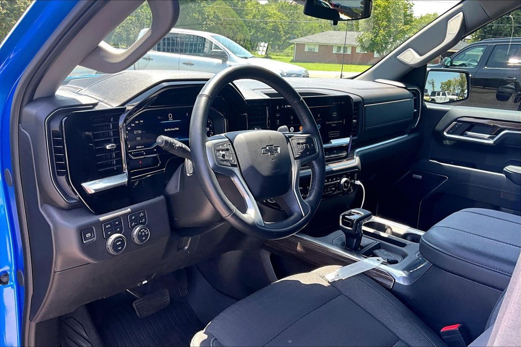 Used 2025 Chevrolet Silverado 1500 RST AWD/4WD image 10