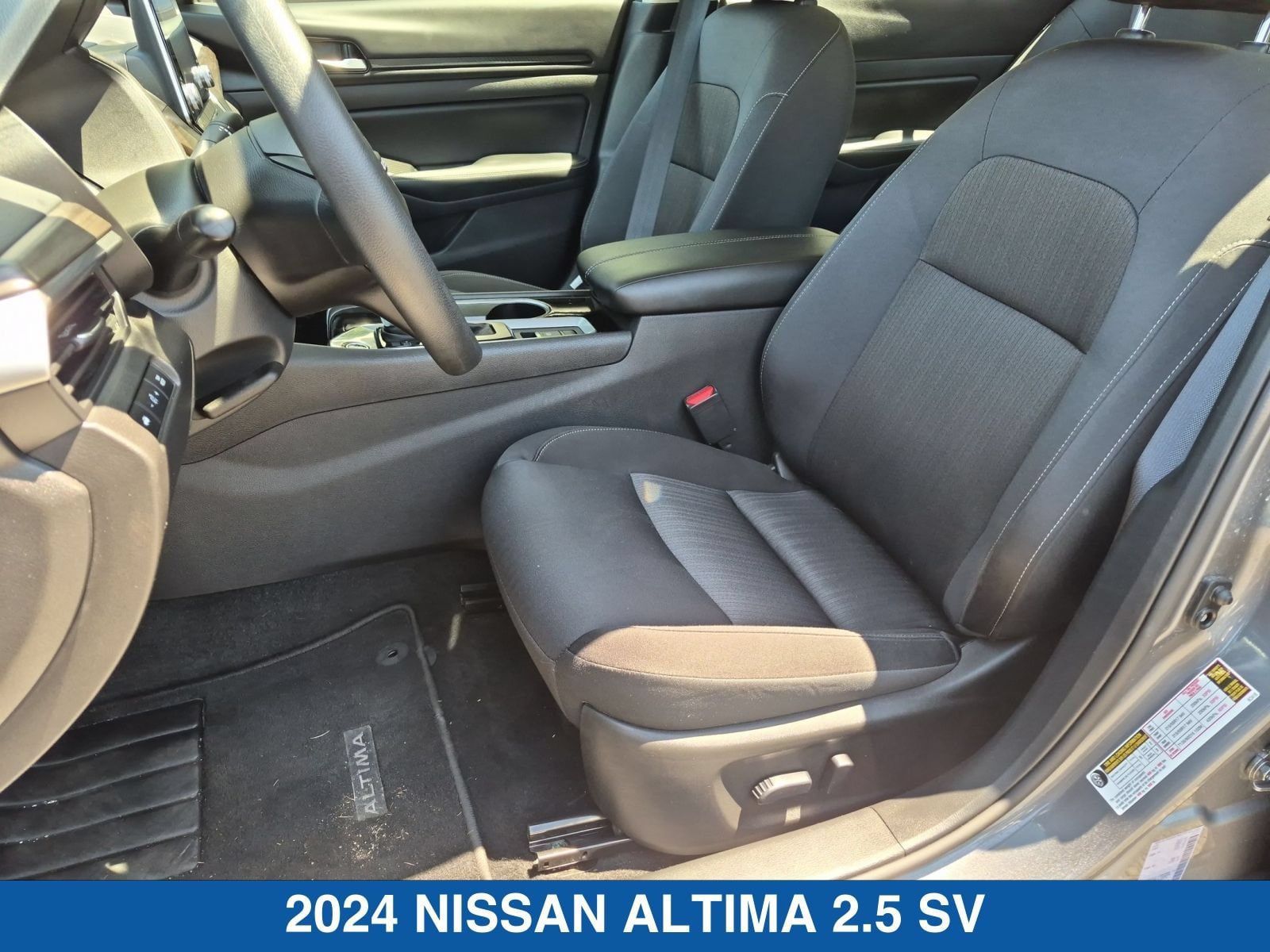 Used 2024 Nissan Altima 2.5 SV AWD/4WD image 17