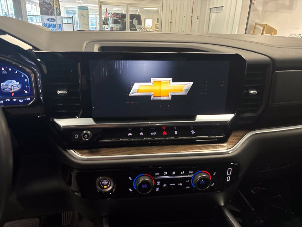 Used 2022 Chevrolet Silverado 1500 RST AWD/4WD image 23