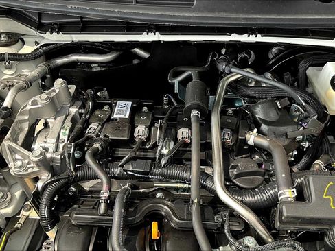 Used 2025 Nissan Kicks SR w/ SR Premium Package FWD image 17