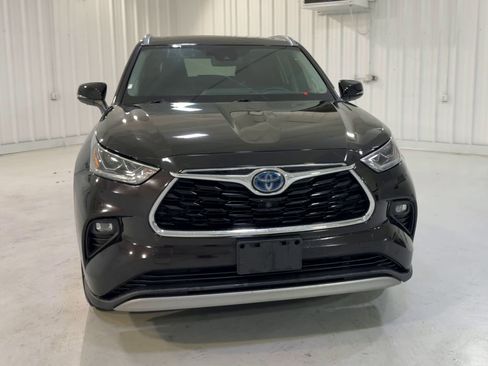 Used 2020 Toyota Highlander Platinum image 4