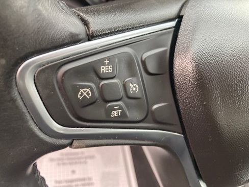 Used 2017 Chevrolet Malibu LT image 42