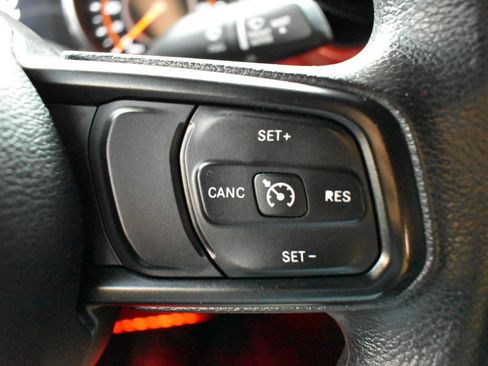 Used 2018 Jeep Wrangler Unlimited Sport AWD/4WD image 16
