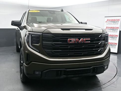 Used 2024 GMC Sierra 1500 Elevation image 3
