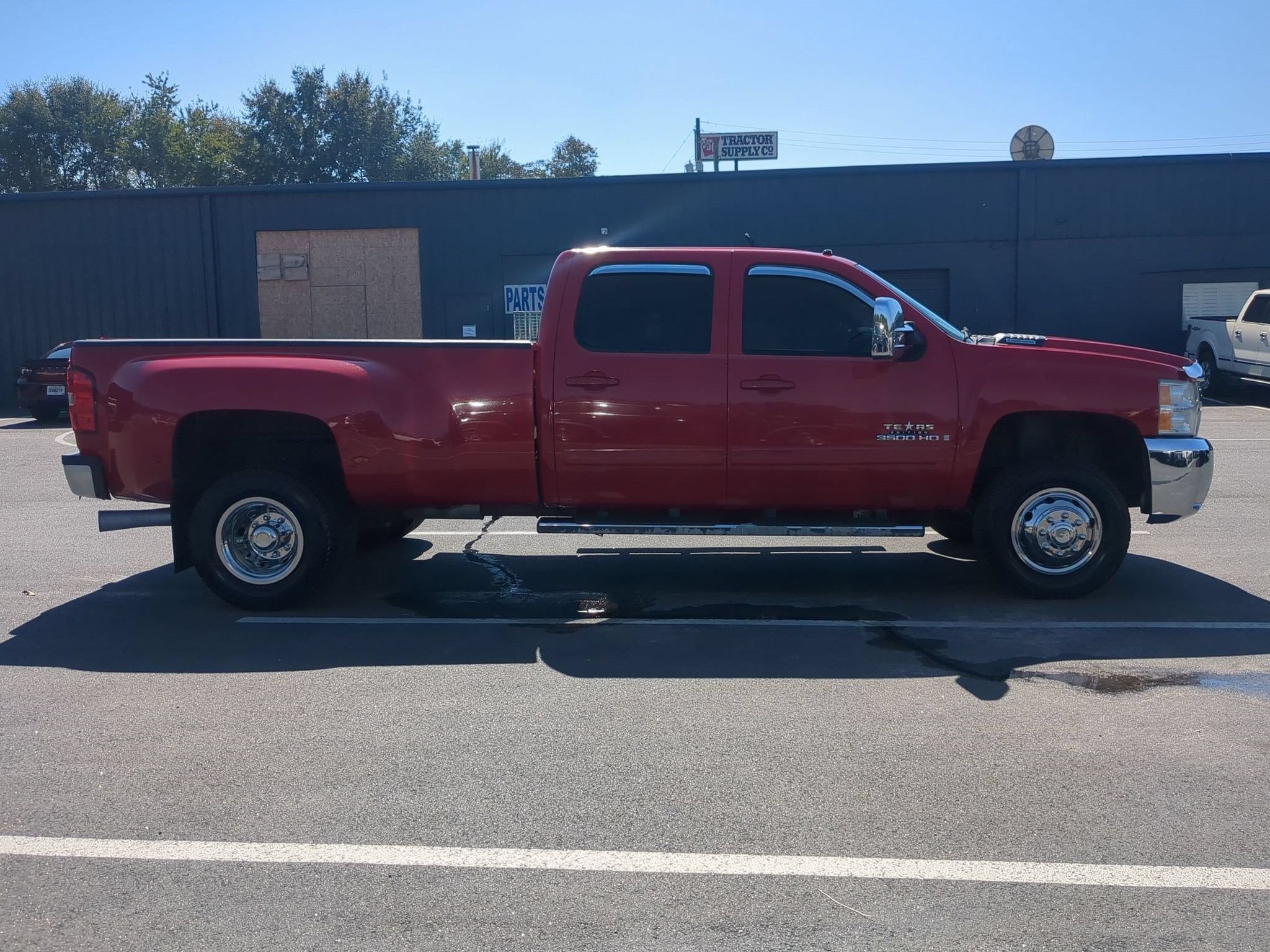 Used 2008 Chevrolet Silverado 3500 LTZ w/ EZ-Lift Tailgate Package RWD image 4