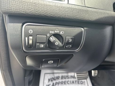 Used 2017 Volvo XC60 T6 R-Design w/ Climate Package AWD/4WD image 15