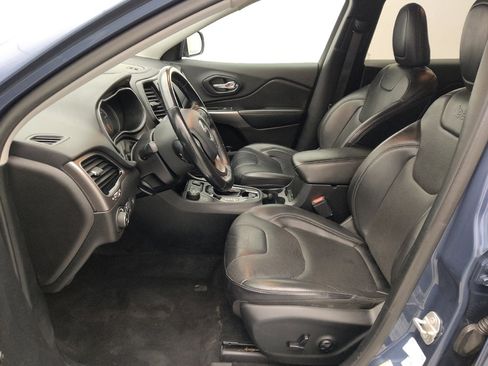 Used 2020 Jeep Cherokee Limited image 17