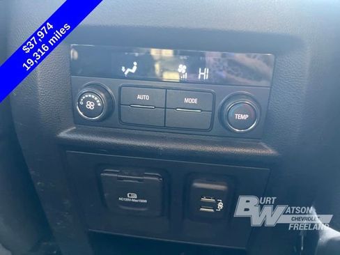 Used 2023 Chevrolet Traverse RS w/ LPO, Floor Liner Package image 24