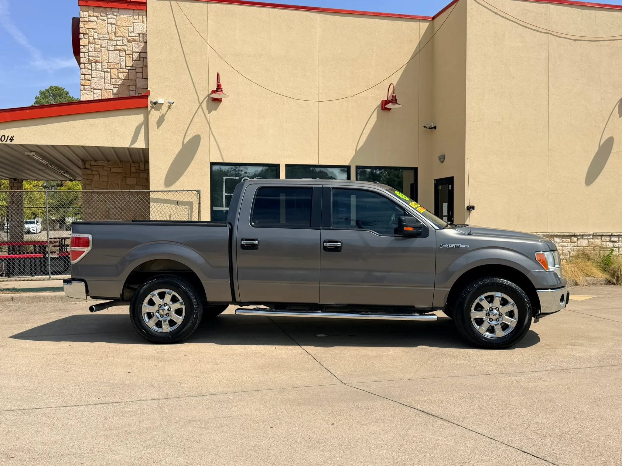 Used 2013 Ford F150 XLT w/ XLT Chrome Pkg RWD image 6